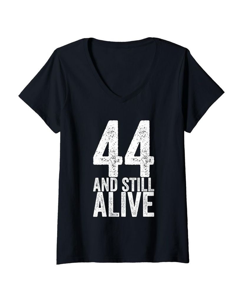 Lustiger T-Shirt mit V-Ausschnitt „44 Und noch am Leben 44.“ | lustige-tshirts.de