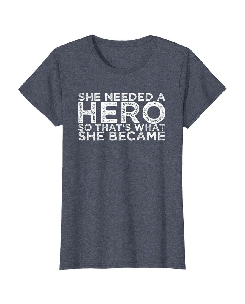 T-Shirt „Sie brauchte einen Helden, also wurde“ – ein Motiv mit Pointe – Ansicht 6