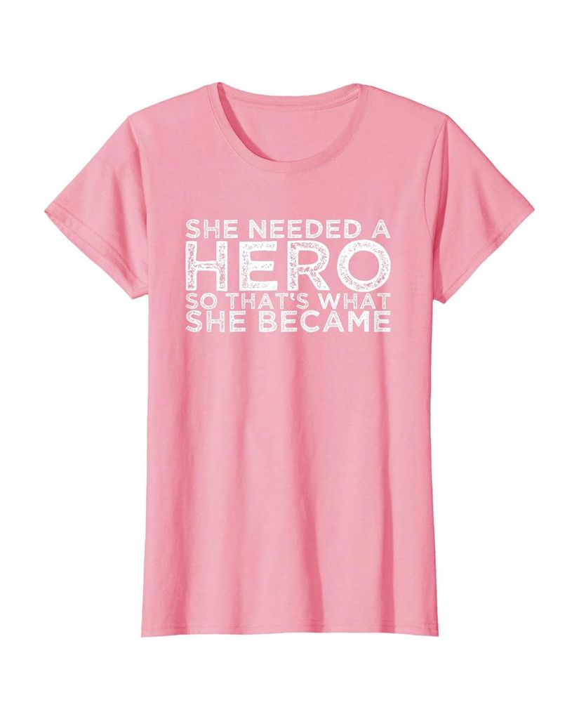 T-Shirt „Sie brauchte einen Helden, also wurde“ – ein Motiv mit Pointe – Ansicht 11