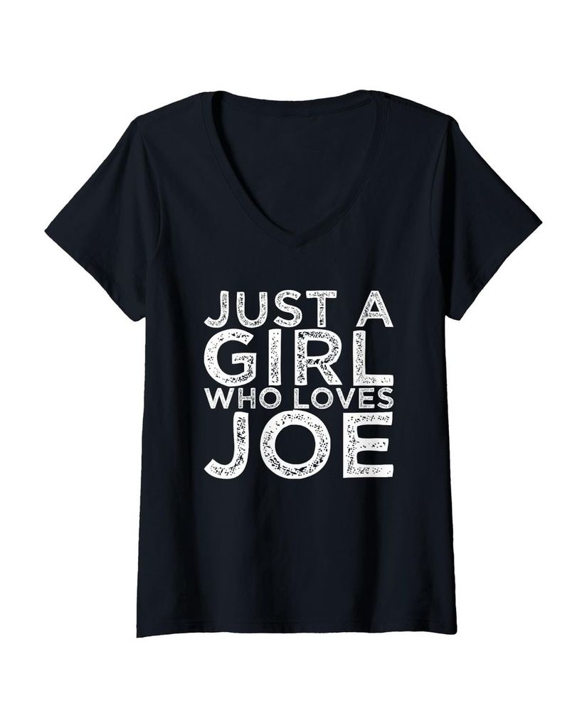 Lustiger T-Shirt mit V-Ausschnitt „Nur ein Mädchen, das Joe“ | lustige-tshirts.de
